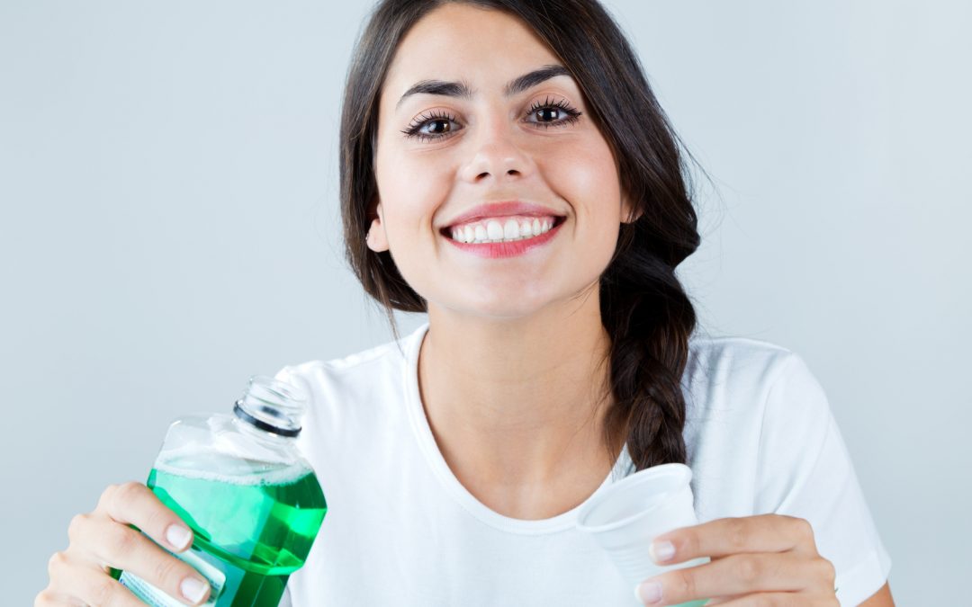 Mouthwash Is Bad For You: 4 Better Alternatives